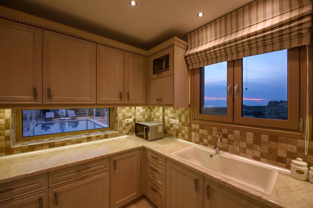 Golden Sky Villa Kamilari Exterior photo